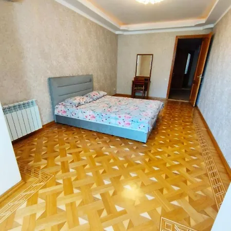 Apartment аркадия просторная 140 м у моря Odessa